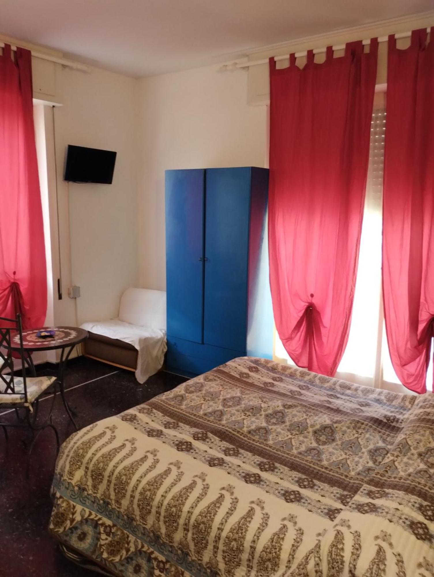 Hotel Della Piazzetta 瓦拉泽 外观 照片