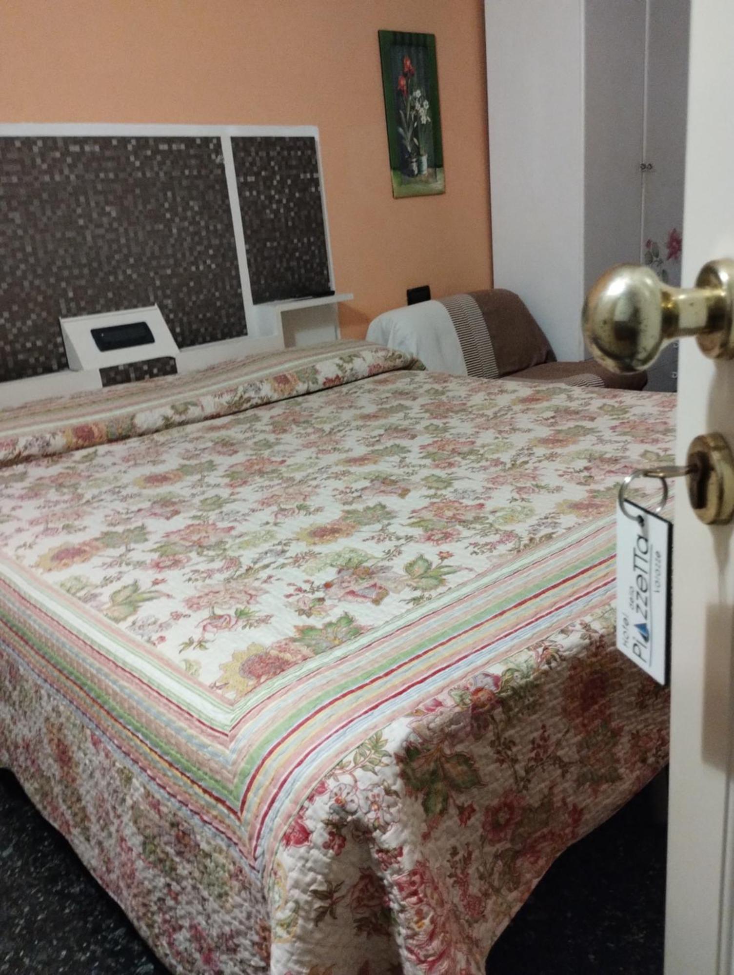 Hotel Della Piazzetta 瓦拉泽 外观 照片