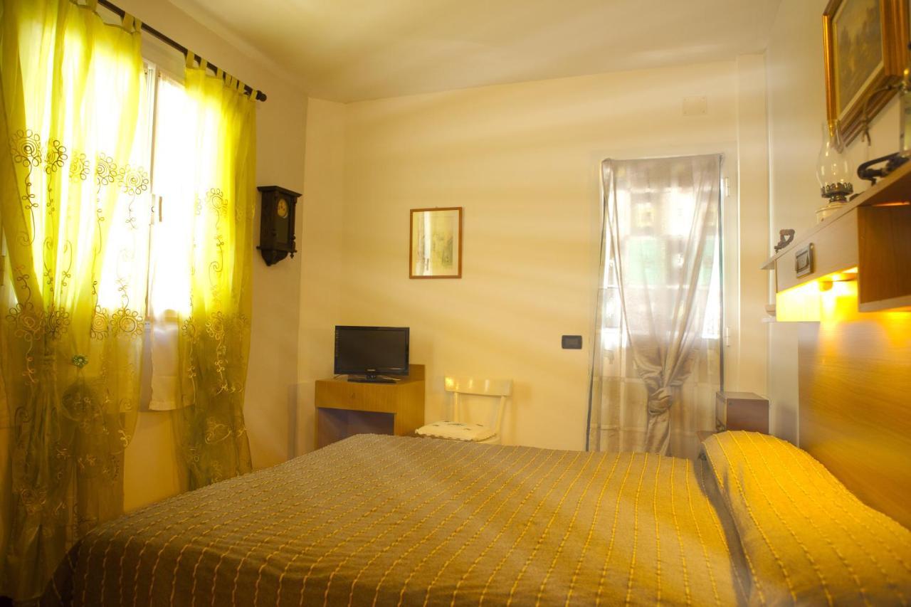 Hotel Della Piazzetta 瓦拉泽 外观 照片